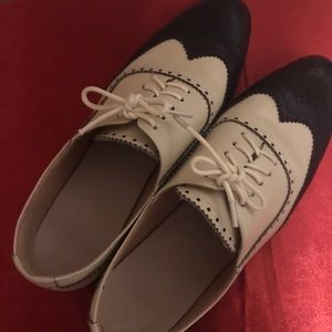 Women’s U Lite Genuine Leather Oxfords Size 9